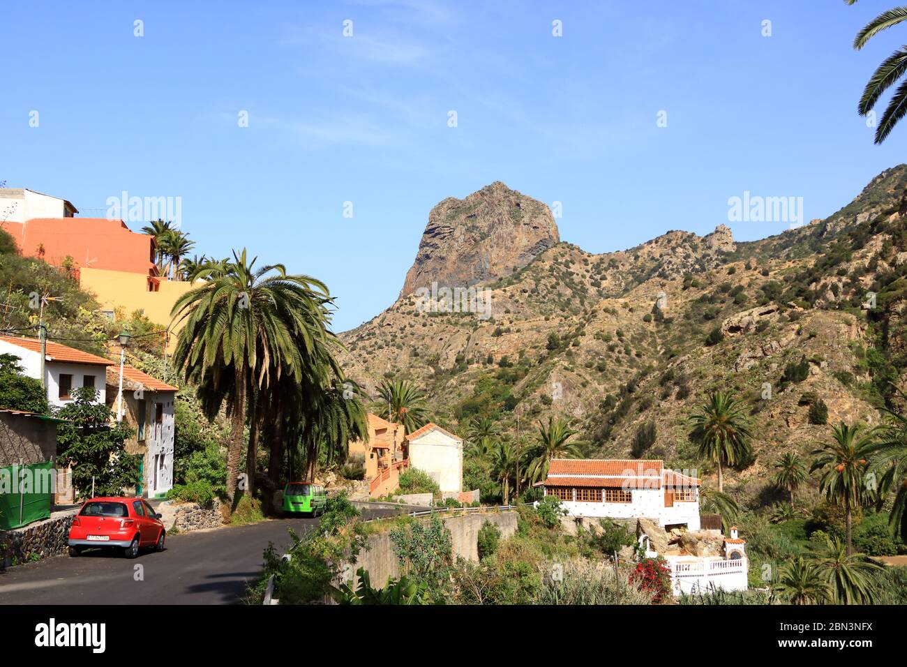 La Gomera - Roque El Cano au-dessus de la ville de Vallehermoso Banque D'Images