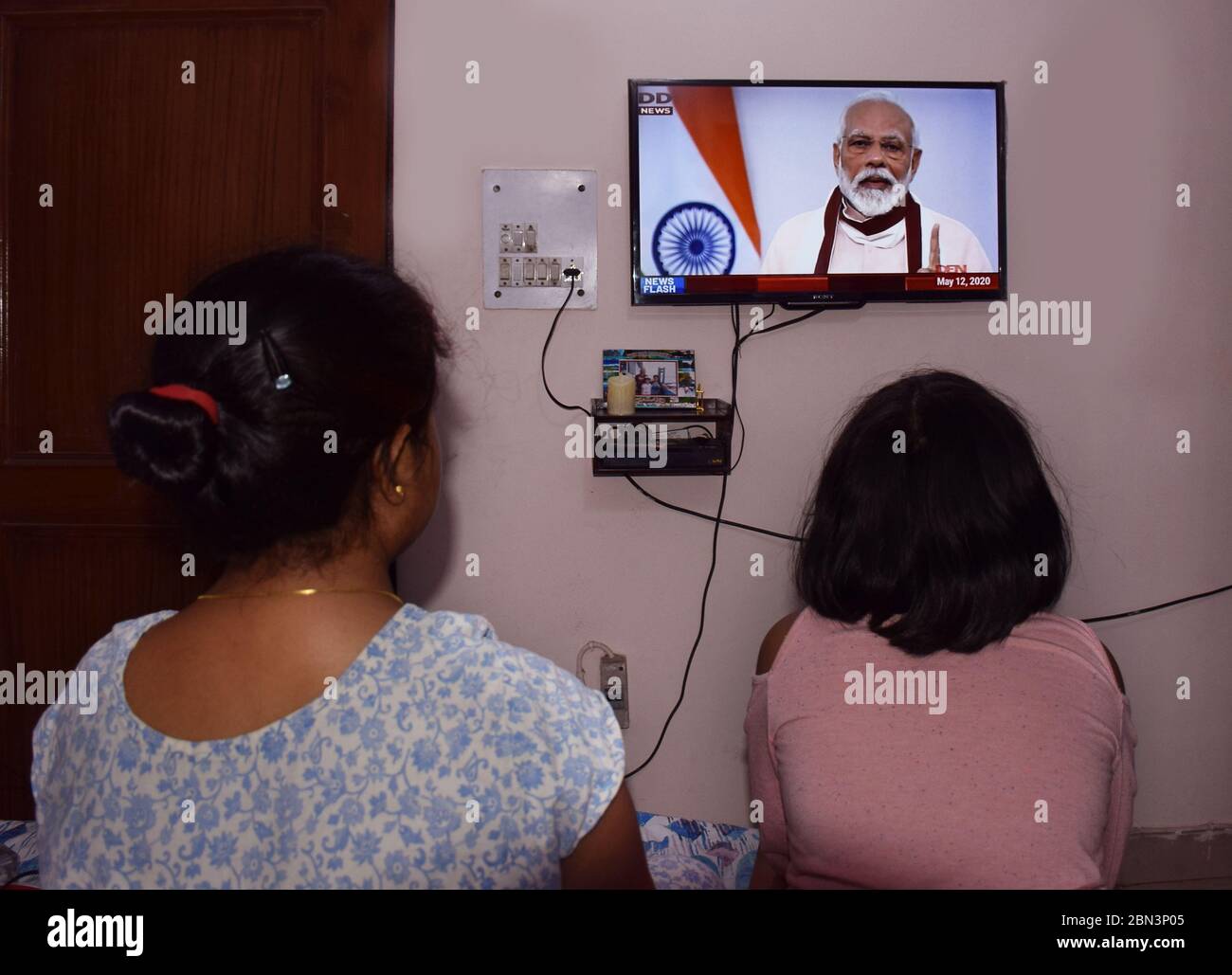 Le Premier ministre Modi a prononcé un discours ou un discours à la nation en tant que pompon indien le regardant rentrer chez lui Banque D'Images