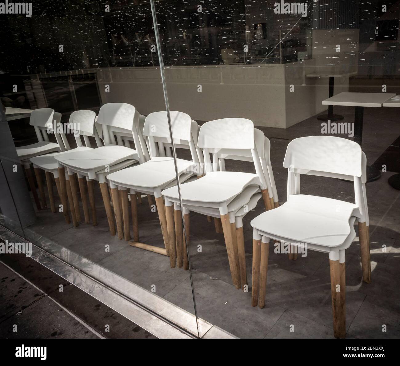 Restaurant fermé dans le quartier Chelsea de New York le samedi 9 mai 2020. (© Richard B. Levine) Banque D'Images