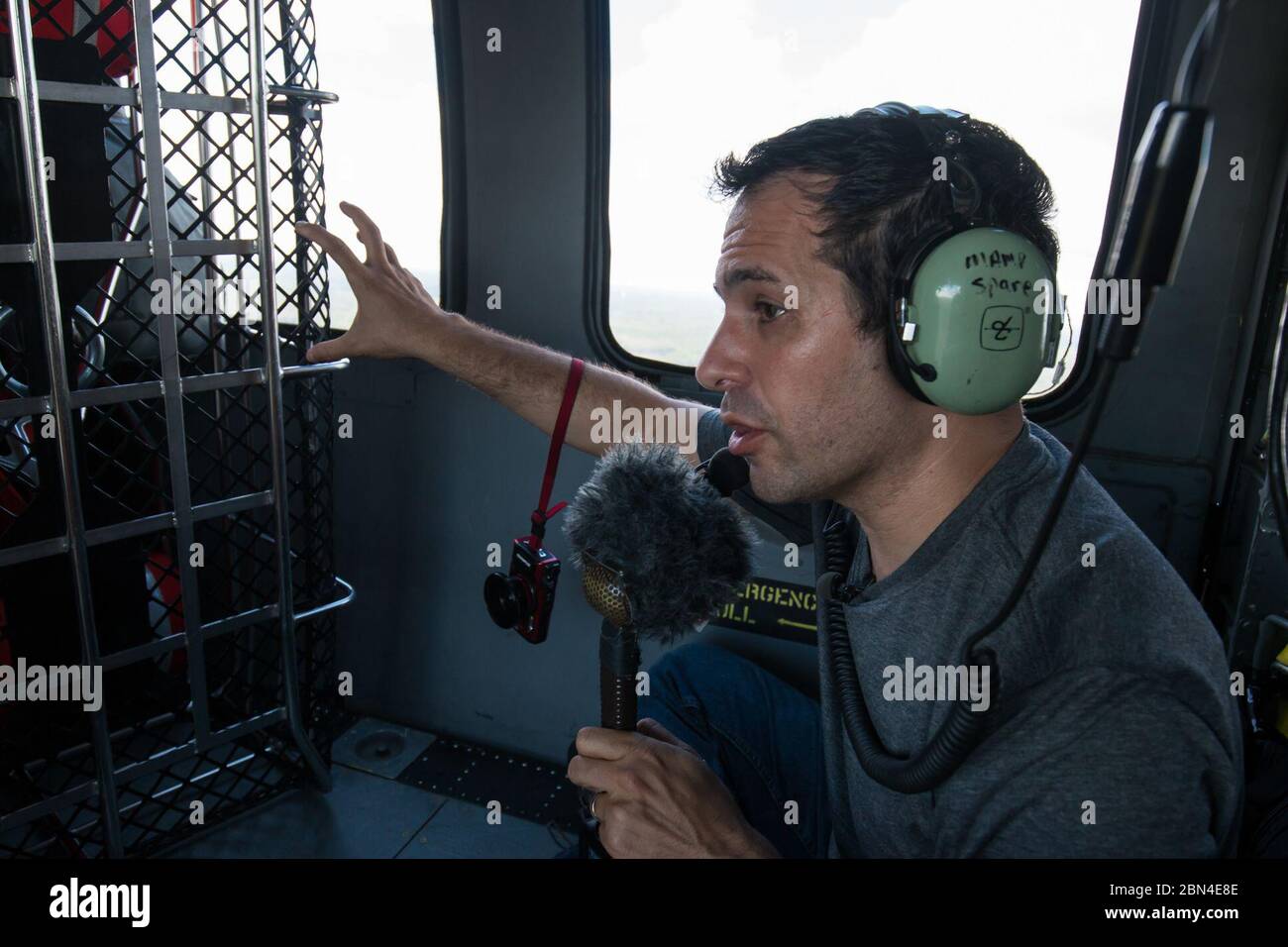 Une équipe de Black Hawk, opérations aériennes et maritimes, donne au canal météorologique un aperçu des dommages causés par l'ouragan Florence en Caroline du Sud le 18 septembre 2018. Banque D'Images