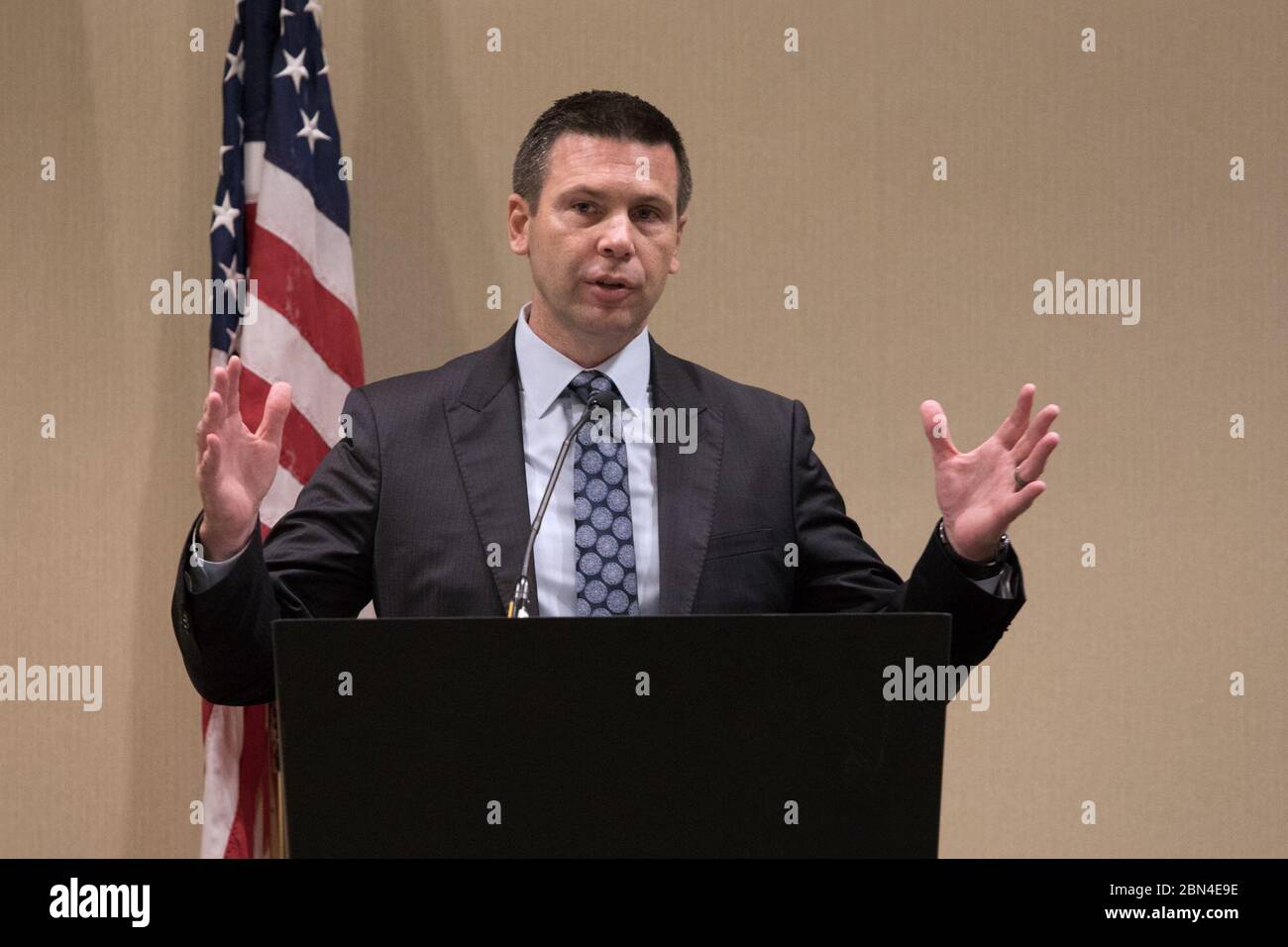 Le commissaire américain des douanes et de la protection des frontières, Kevin McAleenan, s'adresse à un auditoire lors d'un événement Canada/American Border Trade Alliance qui s'est tenu à Washington, DC le 1er octobre 2018. Le BTA CAN/Am est un organisme de base vaste composé d'entreprises, d'organismes des secteurs privé et public et de personnes impliquées dans le commerce CAN/Am, le passage frontalier, le transport et le tourisme... Banque D'Images