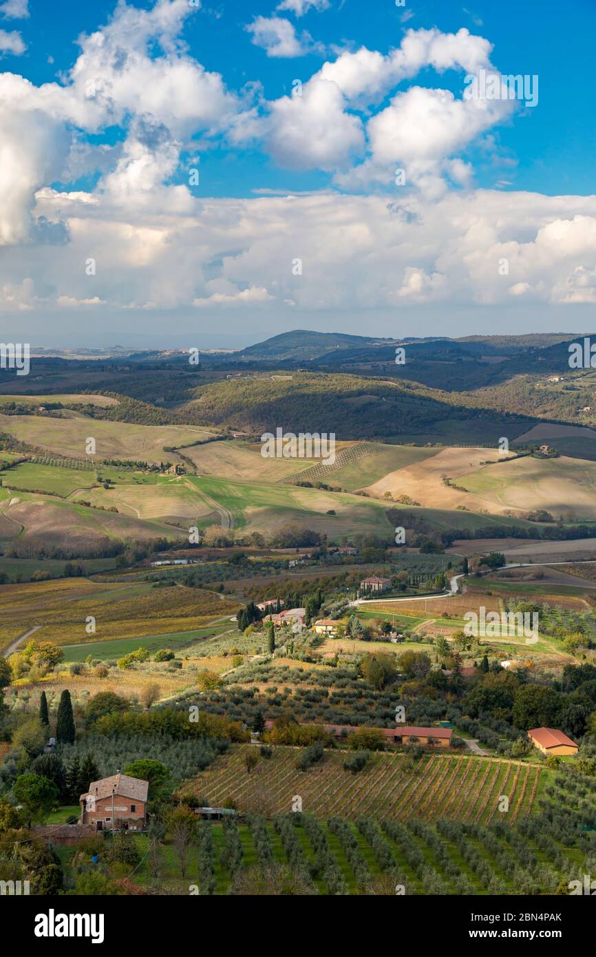 Vue sur la campagne toscane depuis Montepulciano, Toscane, Italie Banque D'Images