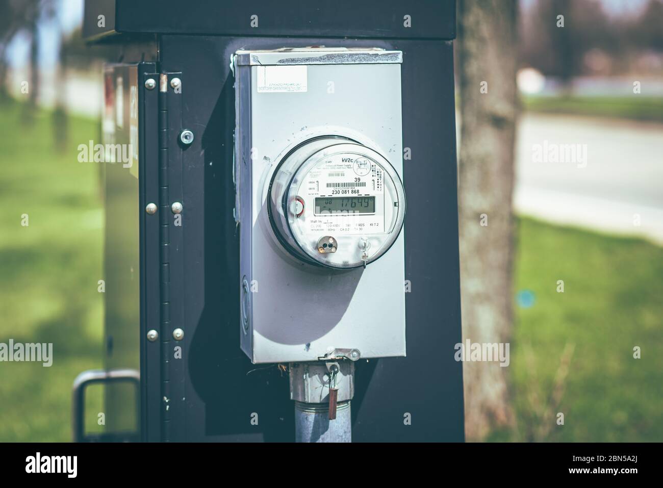 Compteur électrique gros plan sur la face d'un compteur électrique Banque D'Images