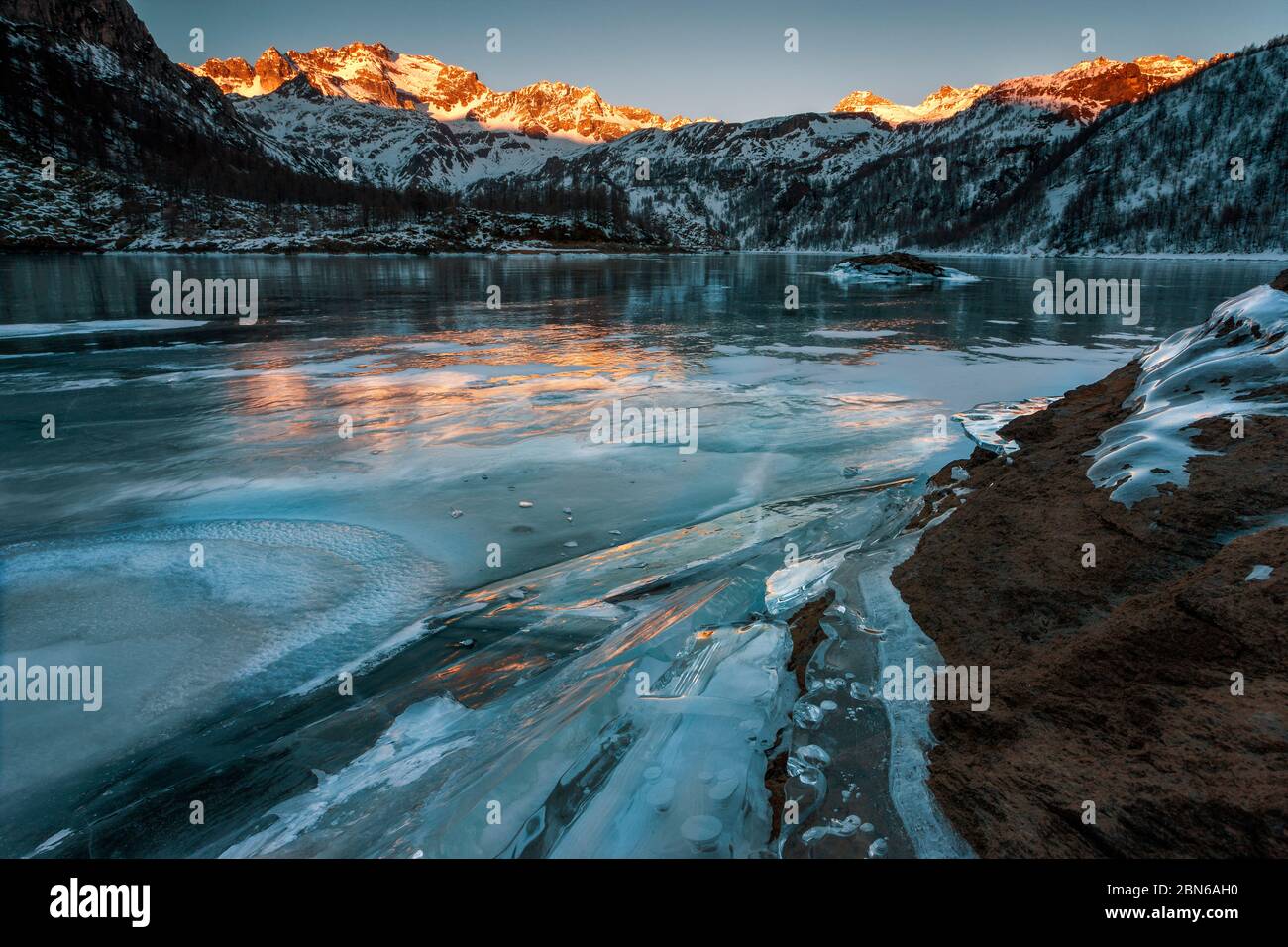 Codelago pendant l'hiver, Parco Naturale dell'Alpe Veglia e dell'Alpe Devero, Verbano Cusio Ossola, Piemonte, Italie, Europe du Sud Banque D'Images