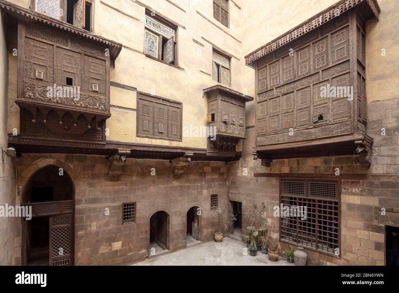 Cour de Bayt Zaynab Khatun, une maison ottomane au Caire, en Égypte Banque D'Images