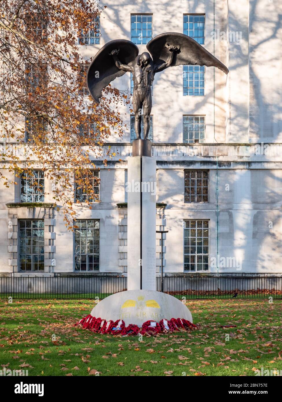 Le mémorial de la flotte Air Arm, Daedalus, par le ministère de la Défense, Whitehall, Londres. Hommage au Royal Naval Air Service et au Fleet Air Arm du Royaume-Uni. Banque D'Images