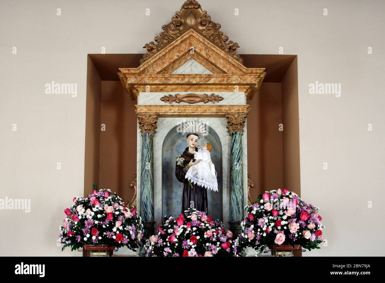 saint Anthony de lisbonne ou Saint Anthony de padoue et bébé Jésus image de l'église catholique Banque D'Images