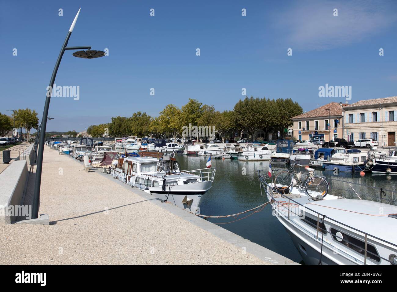 Le port de plaisance à beaucaire Banque de photographies et d’images à