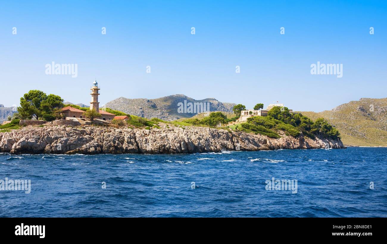 Phare sur l'île en été, Majorque, Iles Baléares, Espagne Banque D'Images