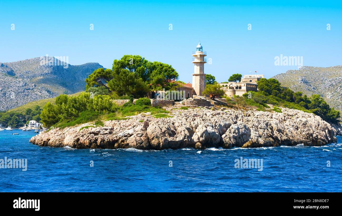 Phare sur l'île en été, Majorque, Iles Baléares, Espagne Banque D'Images