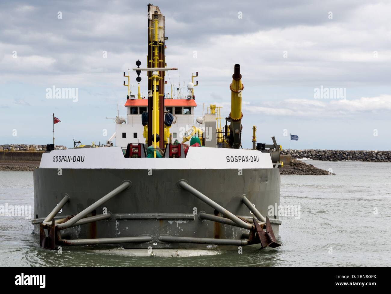 Le dredger hollandais Sospan Dau défrichant Sovereign Harbour sur la côte du Sussex au Royaume-Uni Banque D'Images