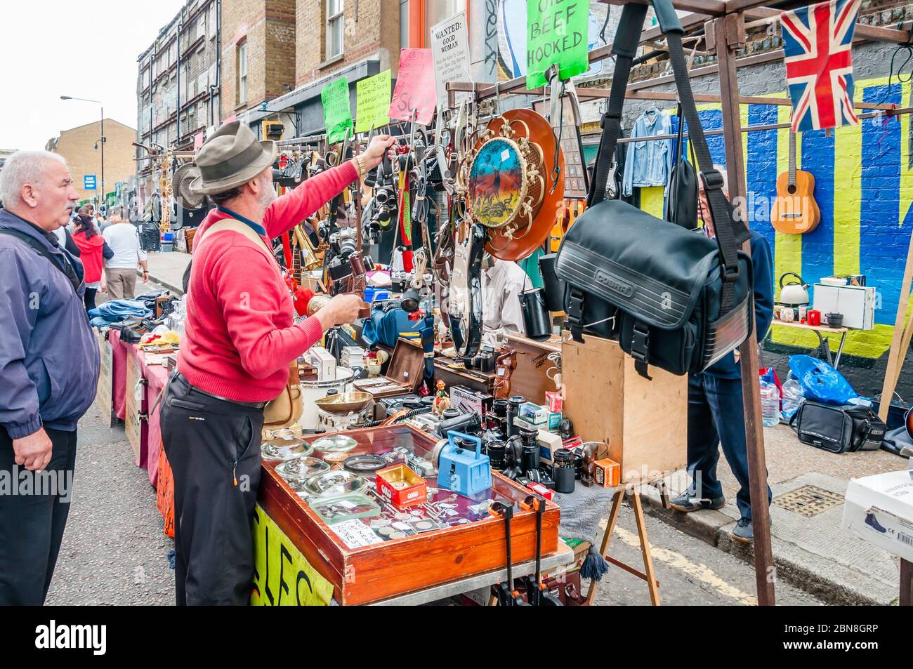 Brick Lane Sunday Market - Spitalfields, Brick Lane est un quartier multiculturel vivant de l'est de Londres Banque D'Images