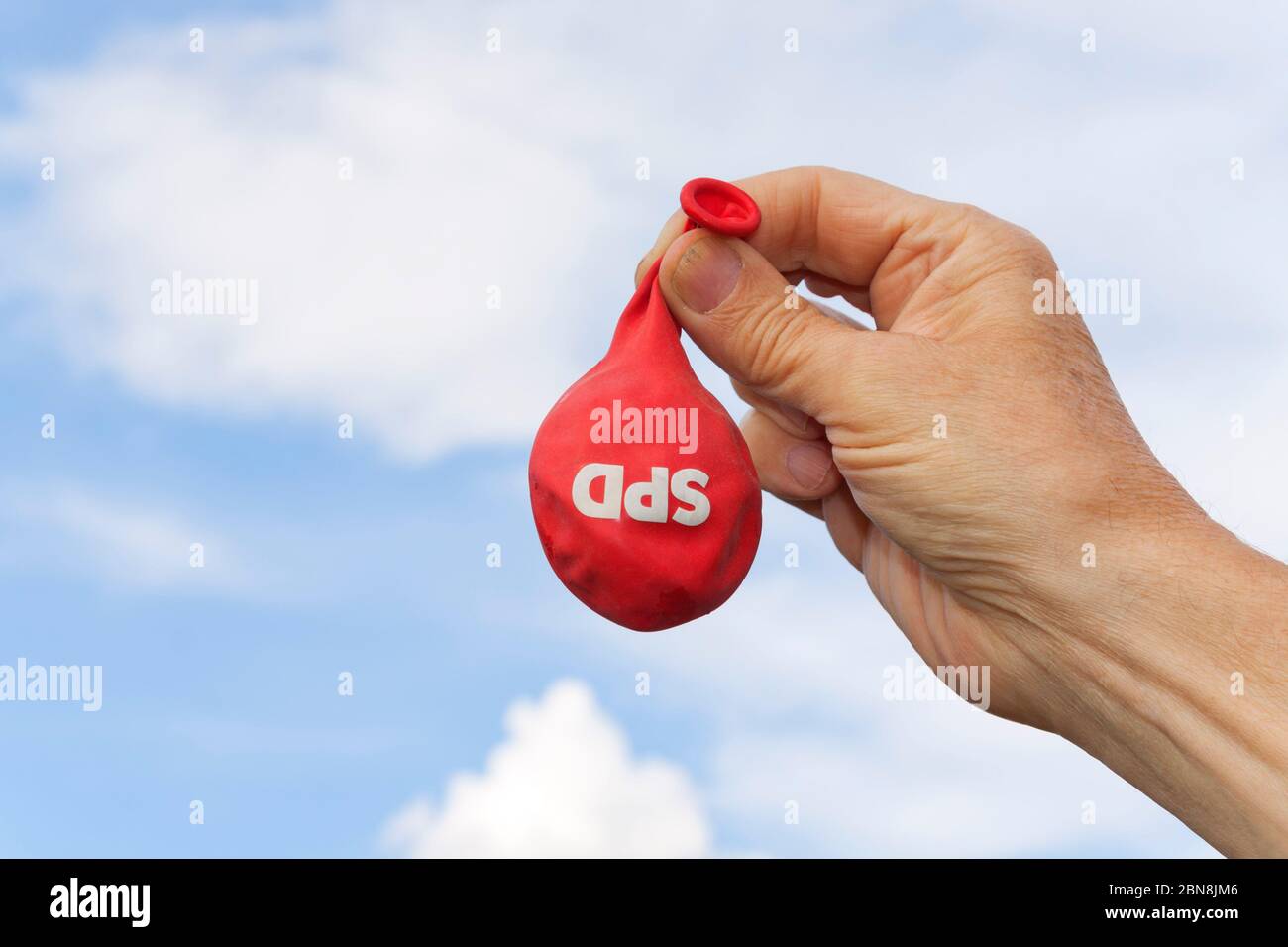 Ballon du SPD est disposé, photo symbolique pour quitter le parti et le résultat de l'élection Banque D'Images