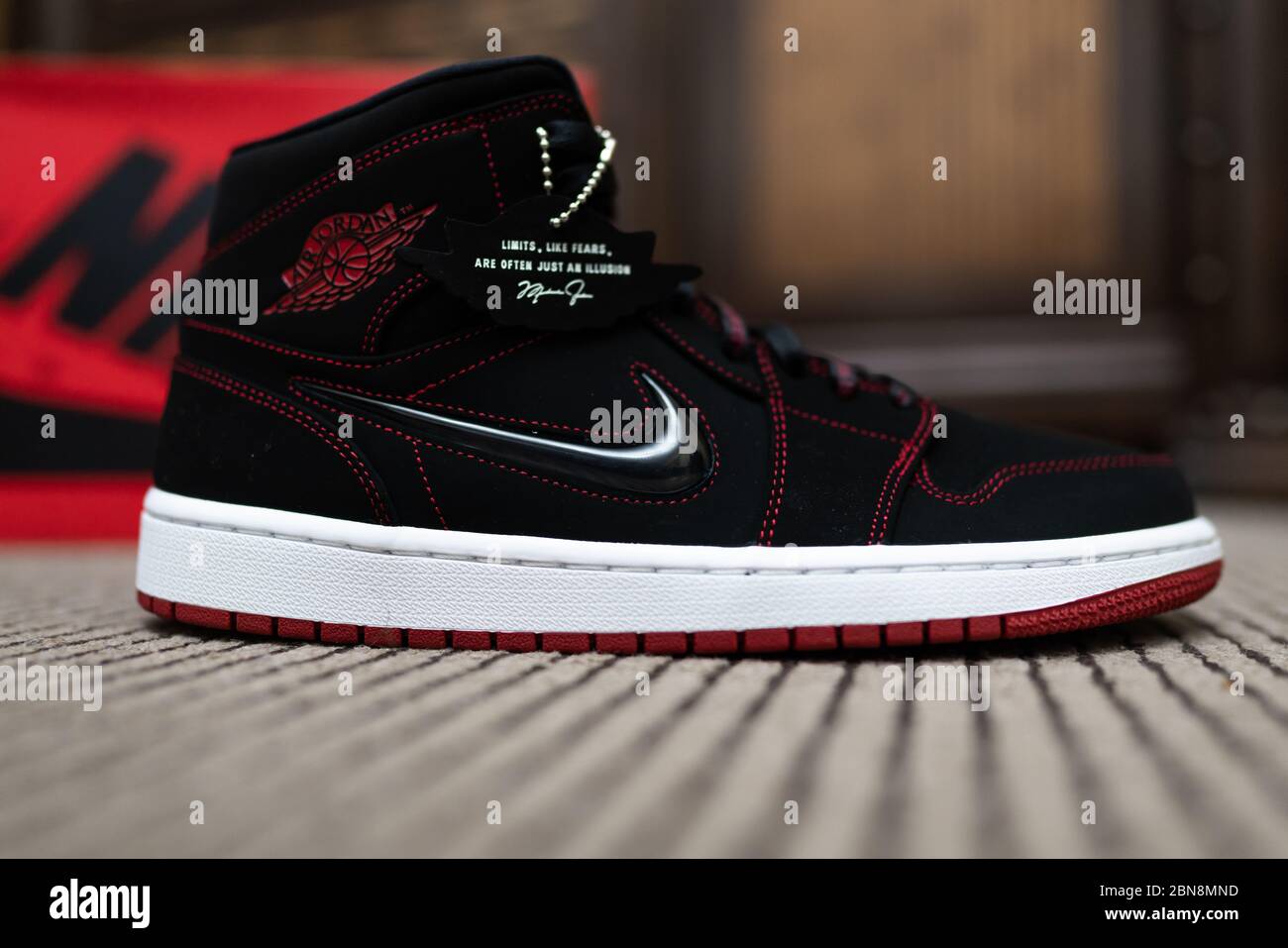 Nike Jordan 1 rouge, noir et blanc | 23 culture de basket-ball, points  rouges | Michael Jordan, Chicago Bulls Photo Stock - Alamy
