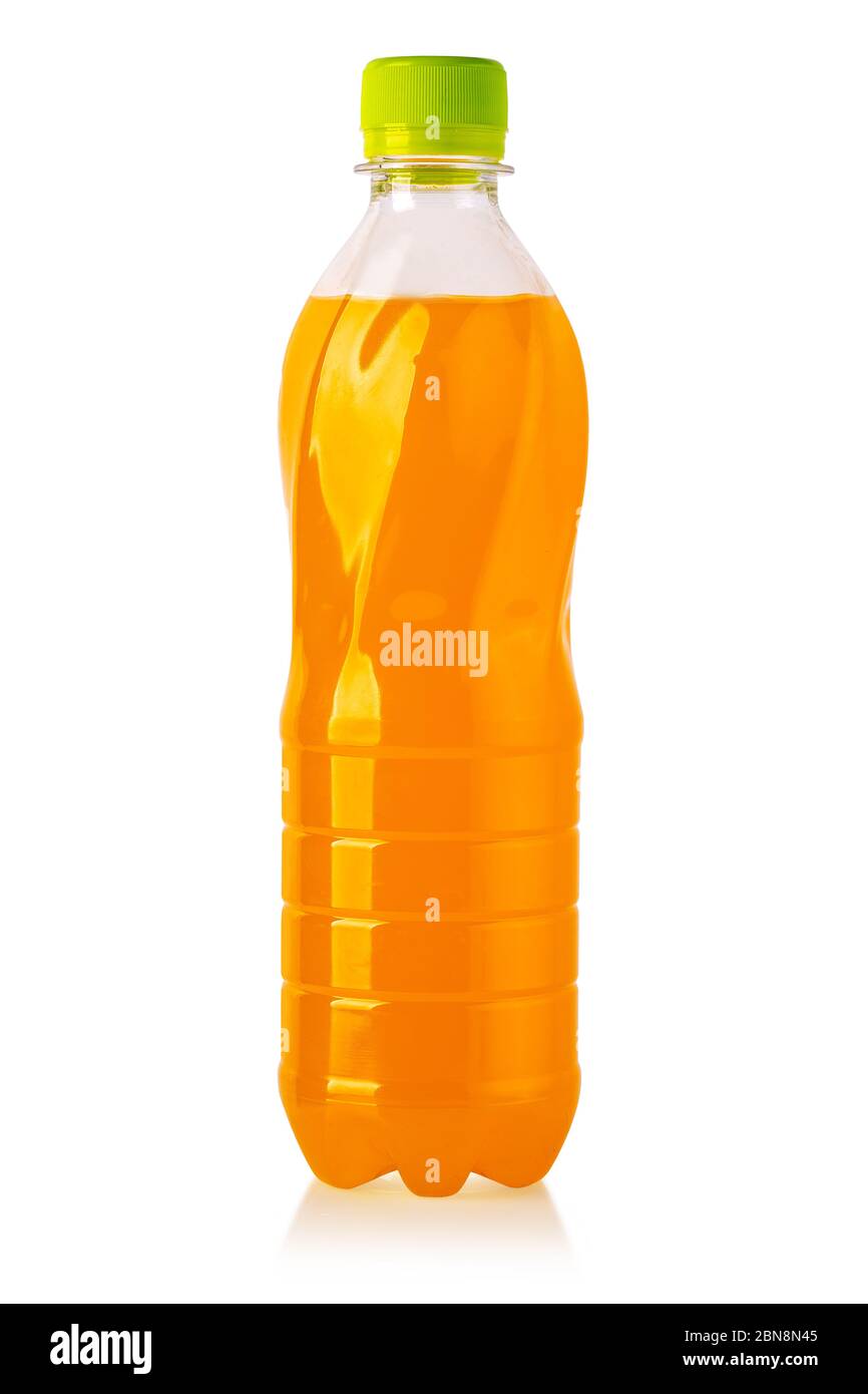 Bouteille de boisson à l'orange isolée sur blanc avec un passe-cheveux Banque D'Images