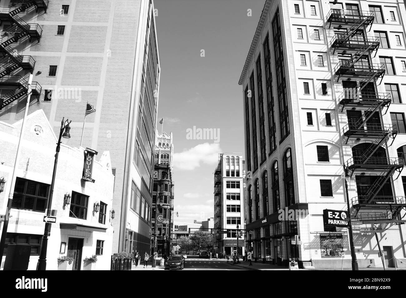 Centre-ville de Detroit, Michigan rue de la ville en noir et blanc Banque D'Images