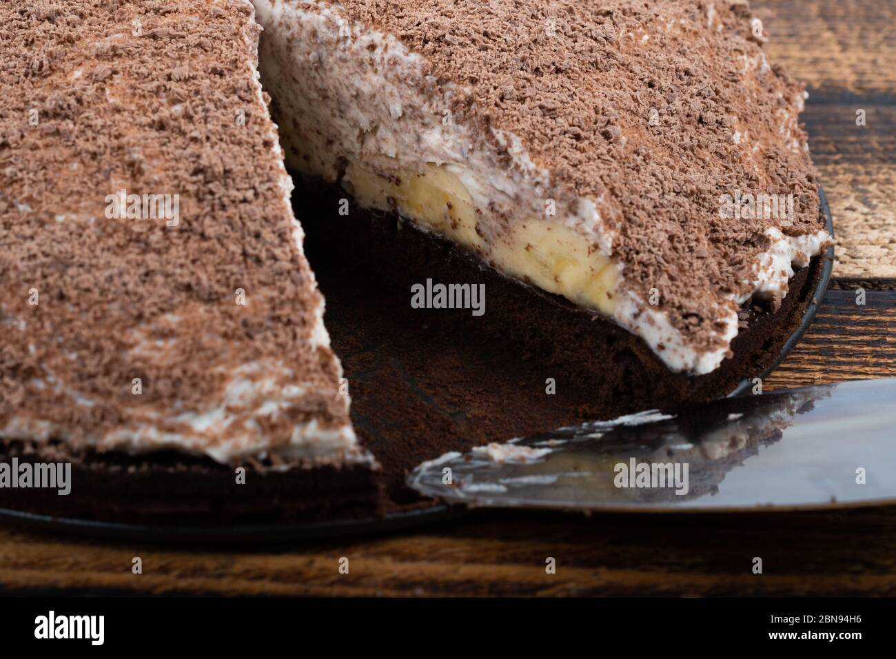 Dessert Traditionnel Allemand Nomme Gateau Mole Hole Fait Avec Des Bananes Et Du Chocolat Mascarpone Chapelure De Chocolat Noir Sur Une Table En Bois En Roumain Ca Photo Stock Alamy Dessert Traditionnel Allemand Nomme Gateau Mole Hole Fait Avec Des Bananes Et Du Chocolat Mascarpone Chapelure De Chocolat Noir Sur Une Table En Bois En Roumain Ca Photo Stock Alamy