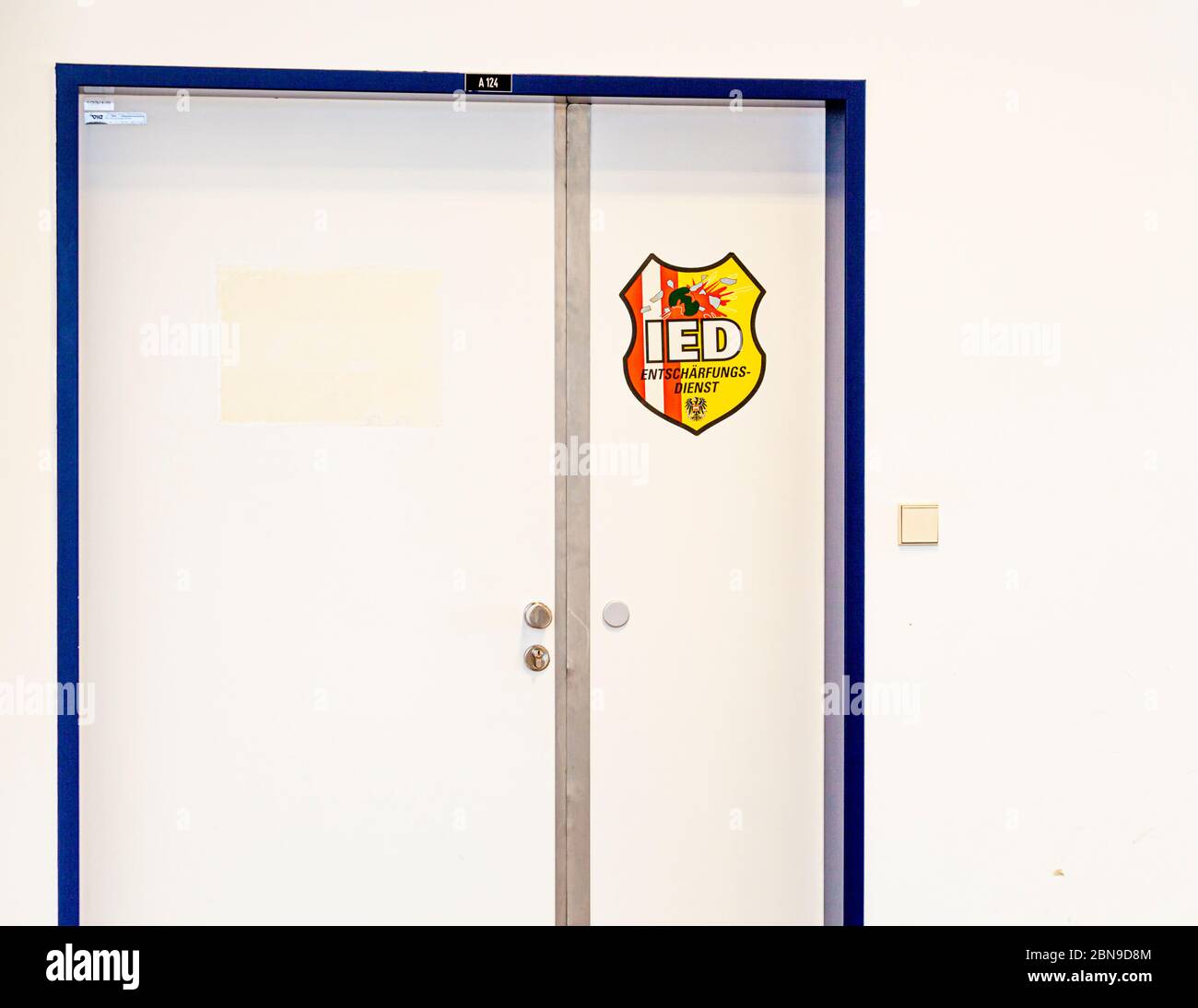 Service de lutte contre l'IED. Service de désamorçage et d'élimination des bombes de la police autrichienne à l'aéroport de Vienne (Autriche) Banque D'Images