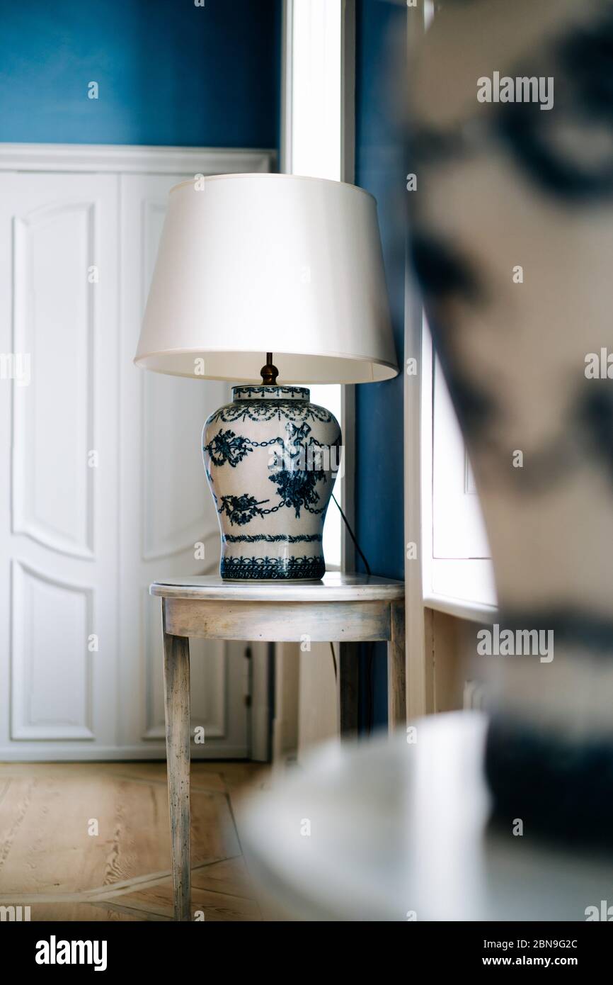 photo d'une décoration moderne de lampe de table Banque D'Images
