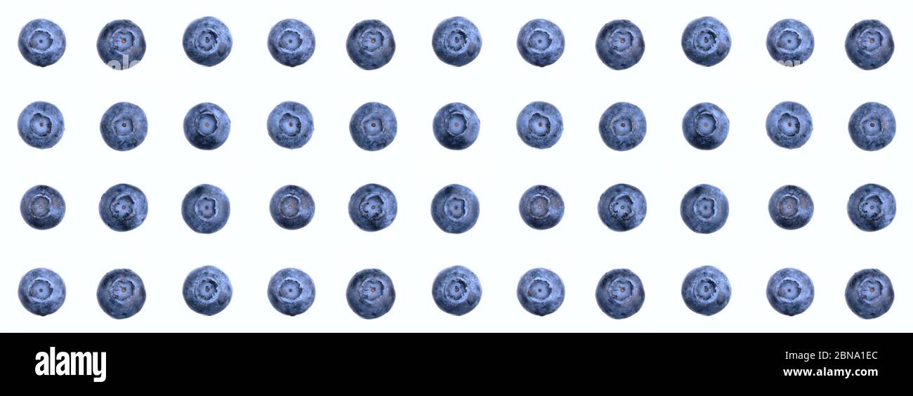 Motif bleuet sans couture géométrique. Baies isolées sur blanc. Fruits frais motif été. Concept de cuisine créative. Macro, gros plan Banque D'Images