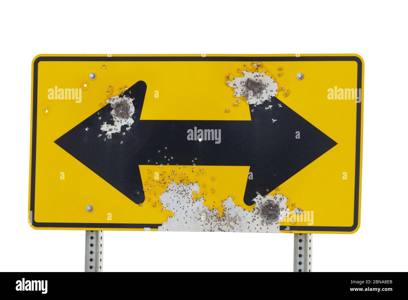 Panneau de signalisation avec pastilles de fusil et trous de balle Banque D'Images