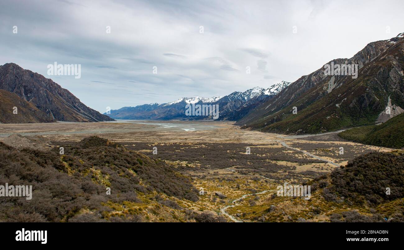 Vue sur la vallée de la rivière Tasman, le parc national du Mont Cook, les Alpes du Sud, la région de Canterbury, l'île du Sud, la Nouvelle-Zélande, l'Océanie Banque D'Images