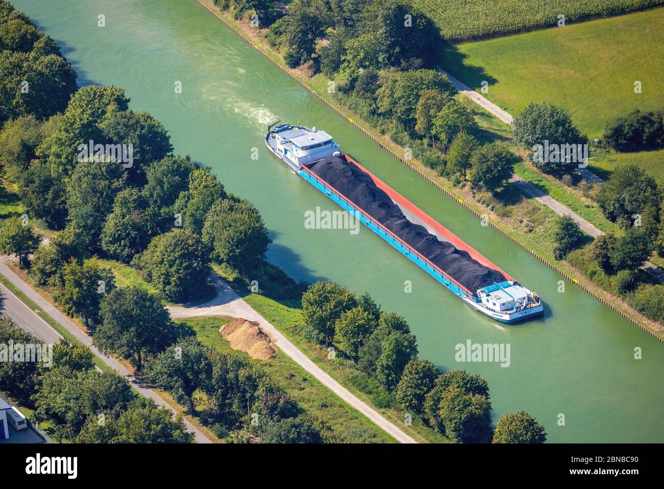 Transporteur de vrac sur le canal de Wesel Datteln, 30.08.2019, vue aérienne, Allemagne, Rhénanie-du-Nord-Westphalie, région de la Ruhr, Huenxe Banque D'Images