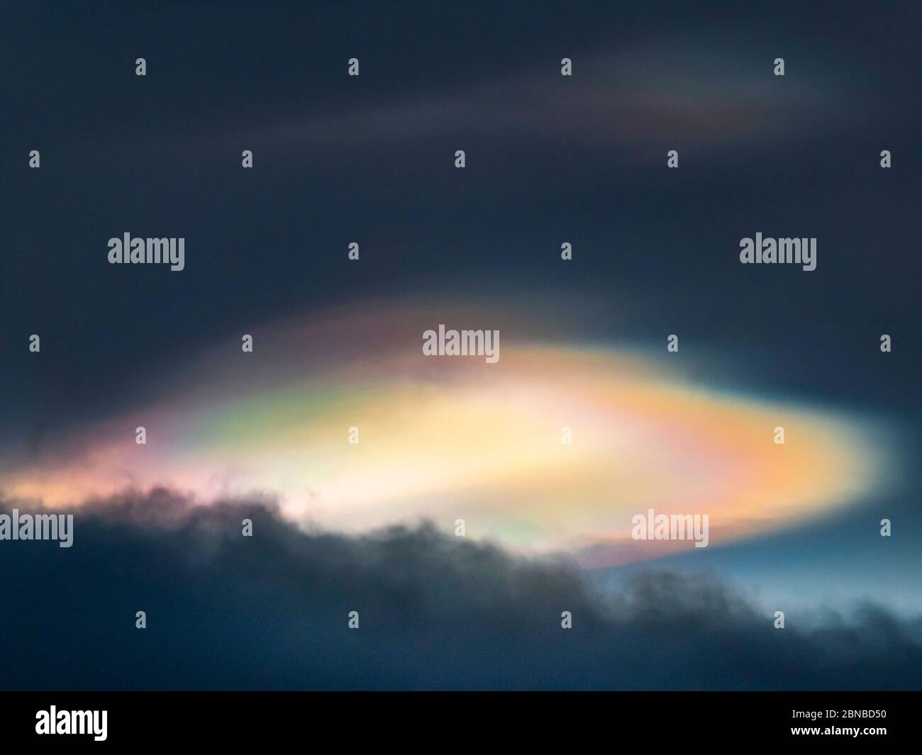 Mère de nuage de perle, nuage stratosphérique polaire, Norvège, Tromsoe Banque D'Images