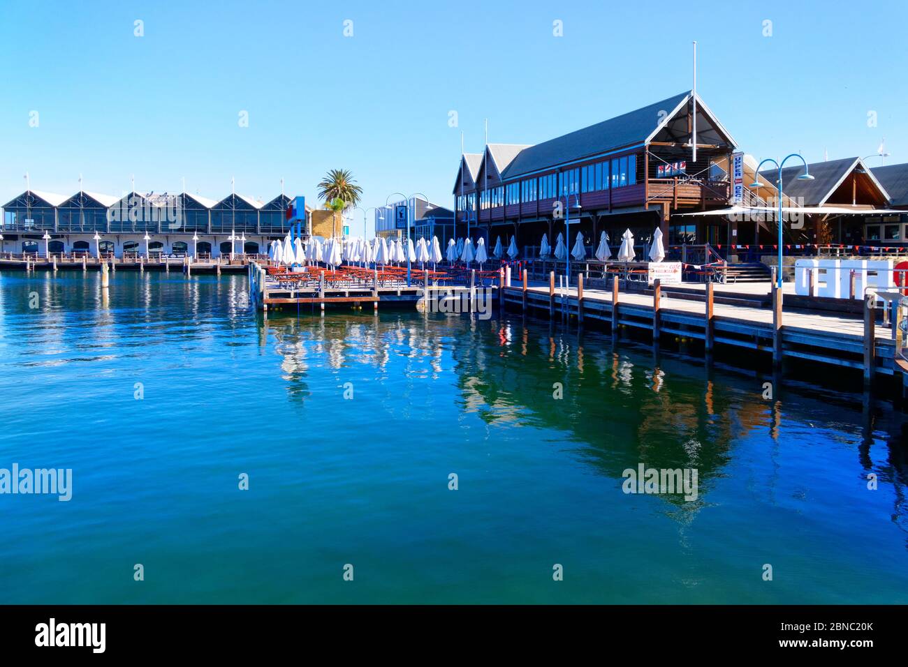 Les restaurants du quai des pêcheurs sont fermés pendant la période Covid-19, Fremantle, Australie occidentale Banque D'Images