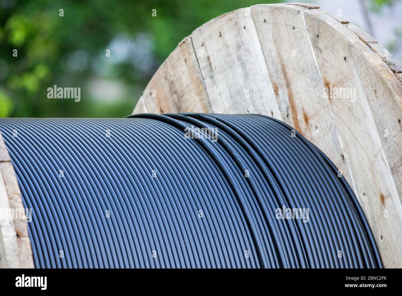 Tambour de câble, câble ou fil à fibre optique et technologie. Banque D'Images