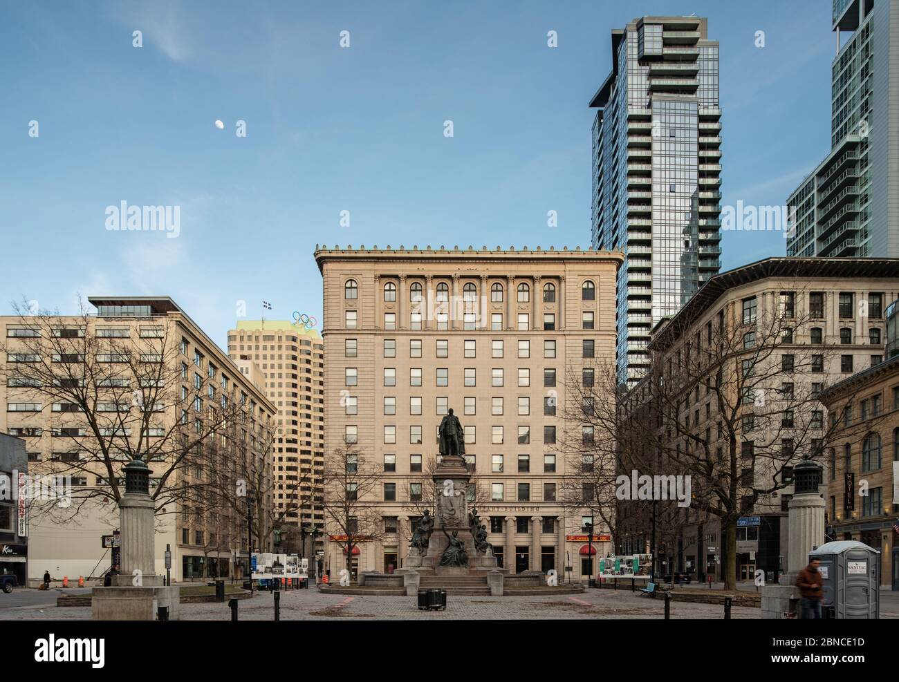 Le carré Phillips est vide pendant le confinement au centre-ville de Montréal Banque D'Images