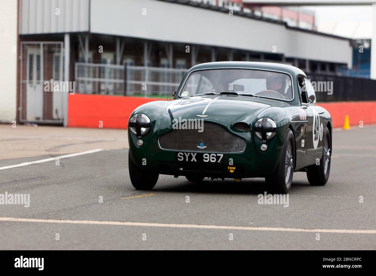 Chris Woodgate, Driving HIS Green, 1957 ans, Aston Martin DB MkIII, lors de la session de qualification pour le trophée du tourisme RAC pour les voitures historiques (avant 63 GT Banque D'Images