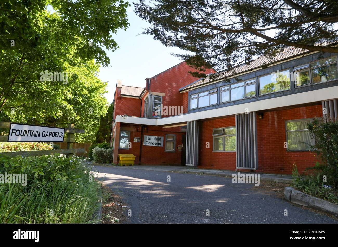 Fountain Gardens, Ashridge court à Newbury, Berkshire, où des officiers ont été appelés samedi