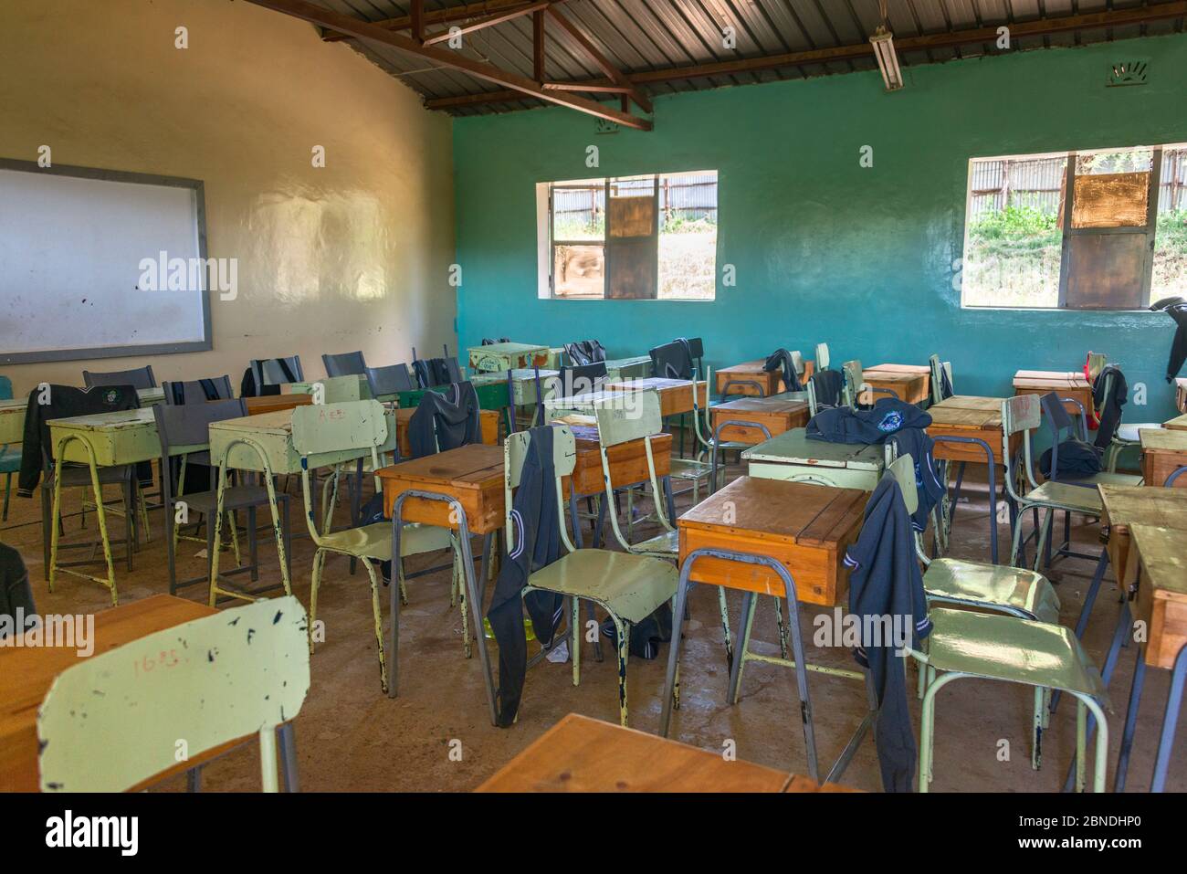 Salle scolaire pour les élèves du secondaire au Kenya Banque D'Images