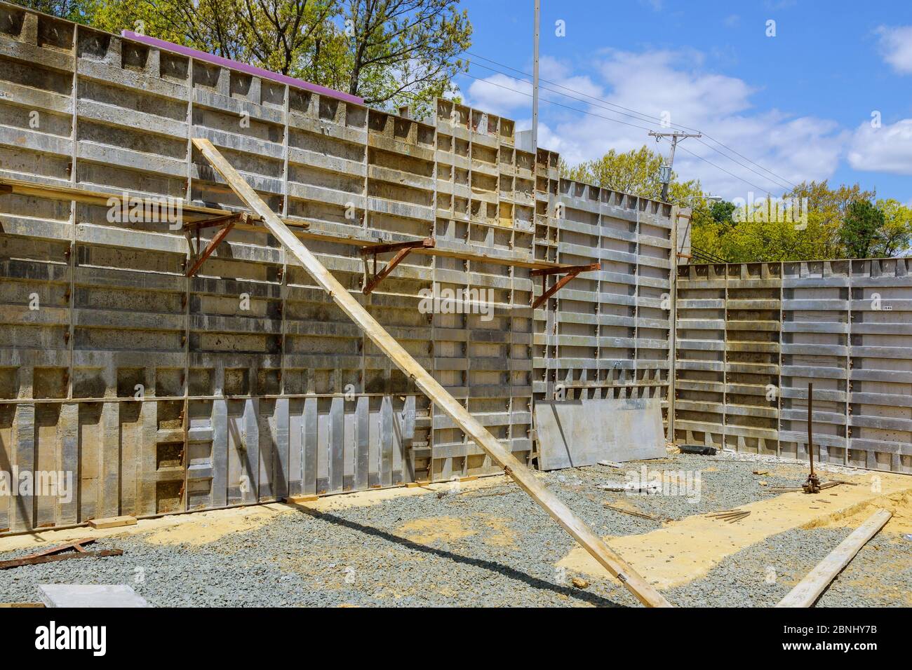 Coffrage de construction pour colonnes, poutres, murs en béton avec fondation de la maison Banque D'Images