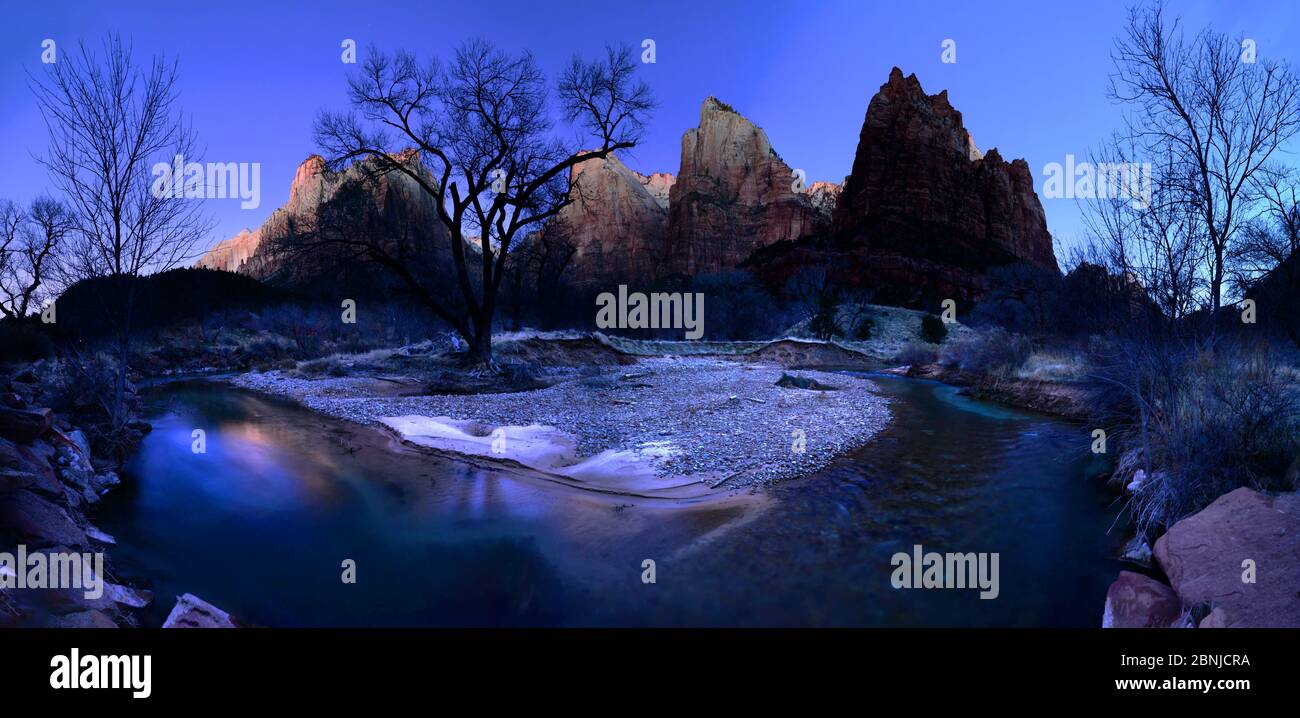 Virgin River traversant court of the Patriarches, parc national de Zion, Utah, États-Unis d'Amérique, Amérique du Nord Banque D'Images