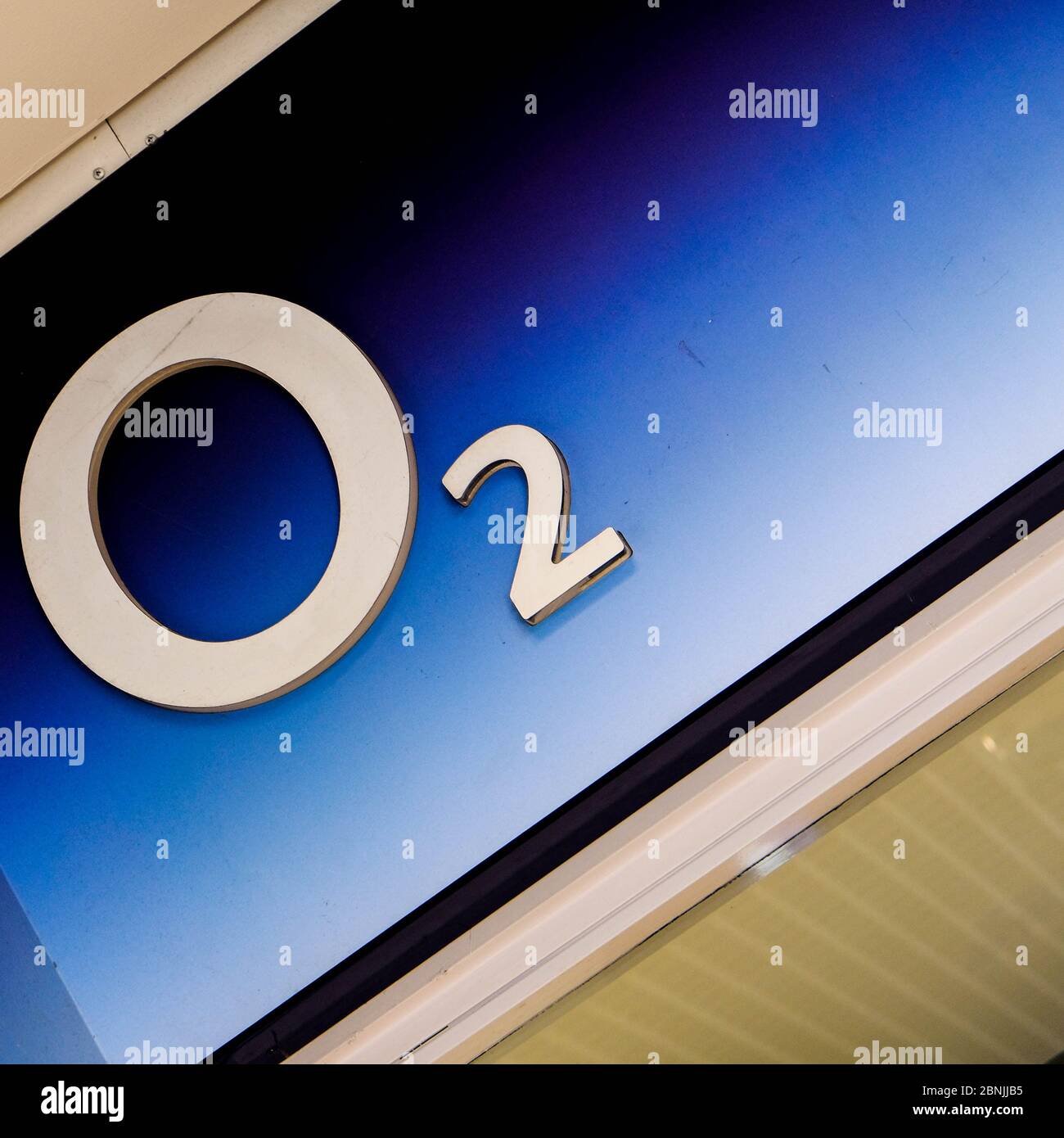 Londres, Royaume-Uni, 15 mai 2020, O2 a lancé UN essai au Royaume-Uni pour donner des vieux smartphones aux personnes vulnérables Banque D'Images