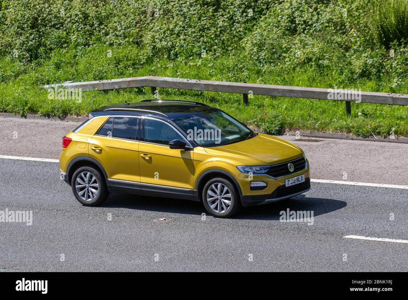Volkswagen t roc design tsi evo Banque de photographies et d’images à haute résolution Alamy
