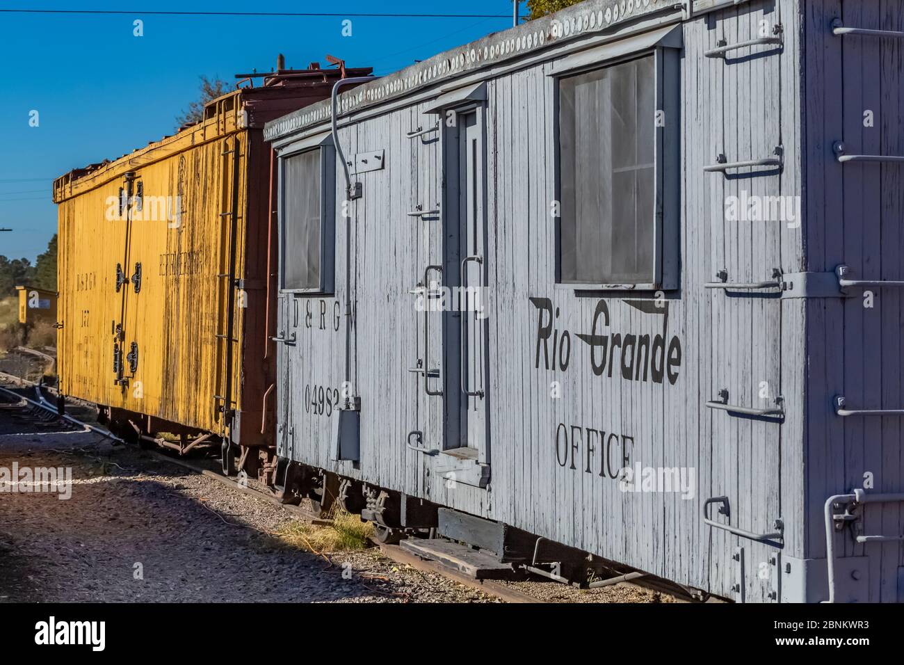 Vieux wagons à la gare Chama des Cumbres et Toltec Scenic Railroad à Chama, Nouveau-Mexique, États-Unis Banque D'Images