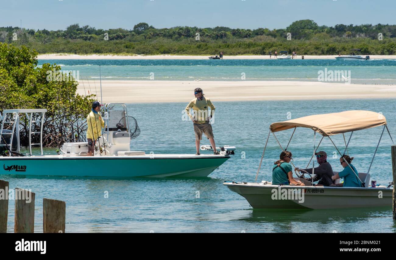 Les activités aquatiques abondent sur la rivière Halifax et autour de l'Inlet Ponce de Leon, entre les villes de Ponce Inlet et la plage New Smyrna, en Floride. Banque D'Images