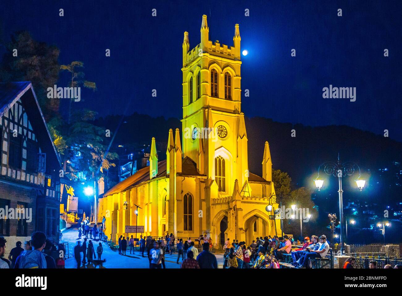 Christ Church sur la route du centre commercial Shimla la de nuit dans l'Himachal Pradesh. L'apparence de l'église et son emplacement magnifique en font un endroit privilégié à visiter. Banque D'Images