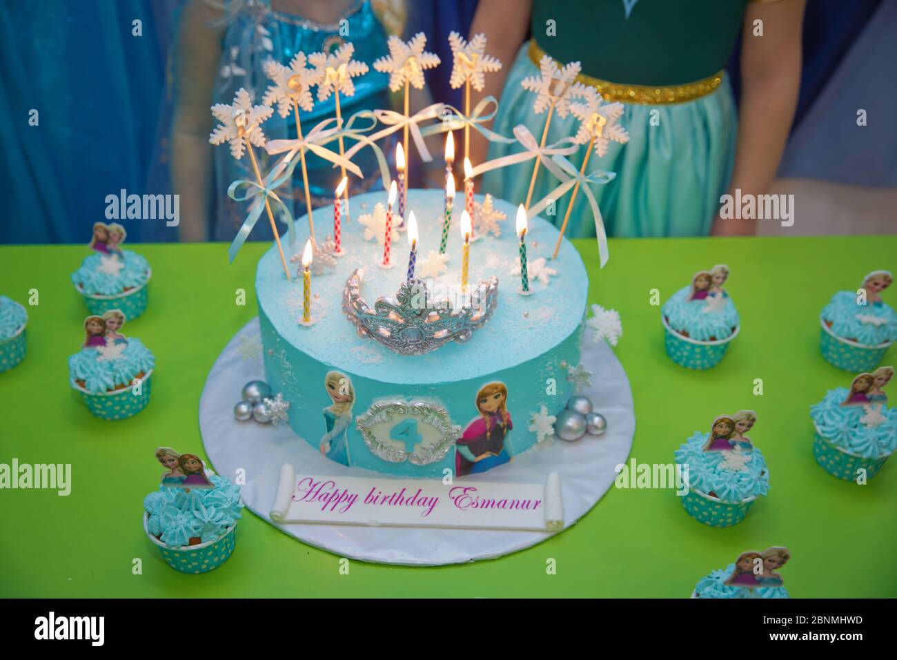 Gateau D Anniversaire Surgele Gateau Congele Disney Anniversaire Enfants Gateau D Anniversaire A Theme Congele Pour Enfants Azerbaidjanais Bakou 04 02 Photo Stock Alamy