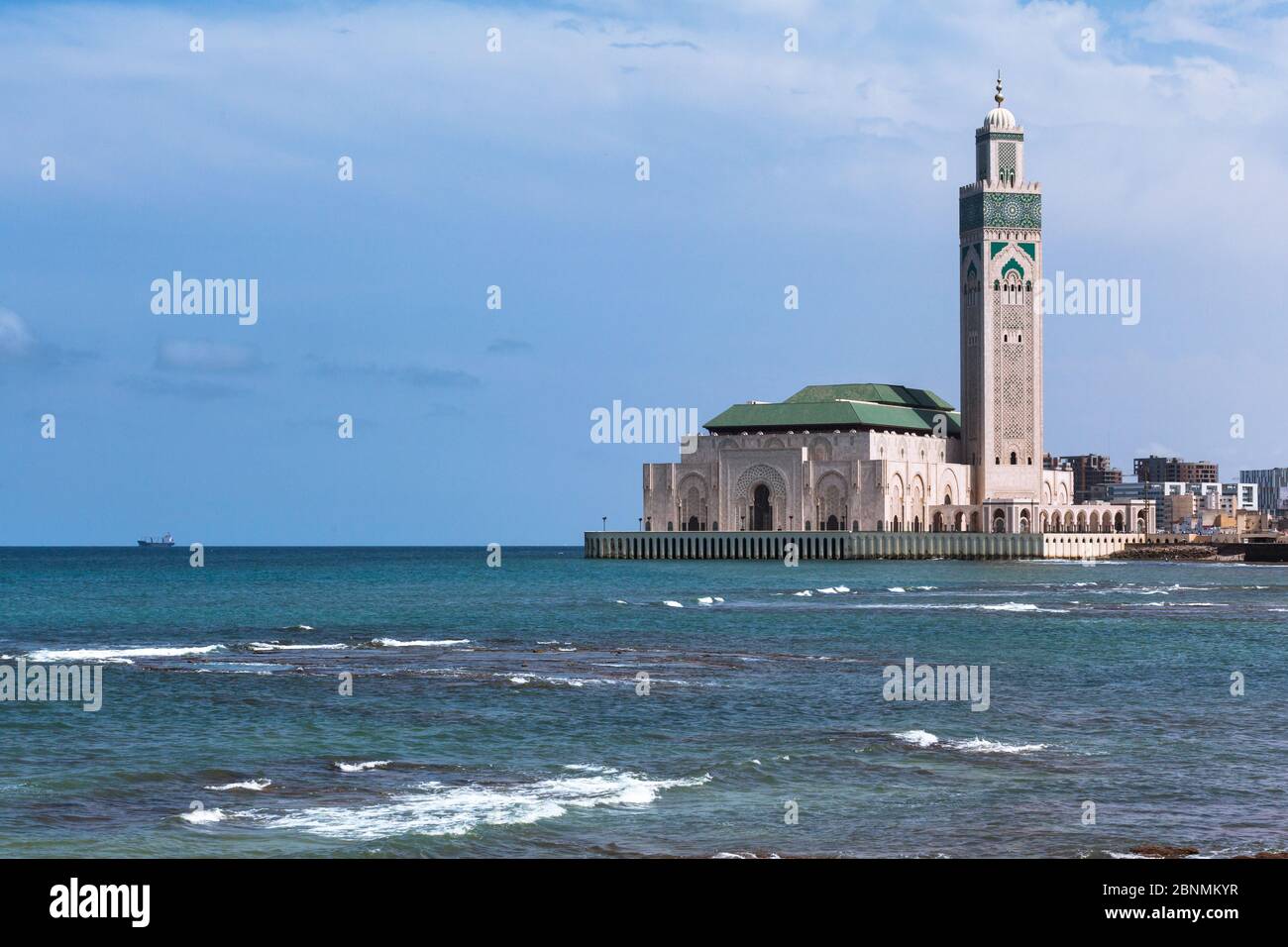 Grande mosquée de Casablanca mer lumière du jour Banque D'Images