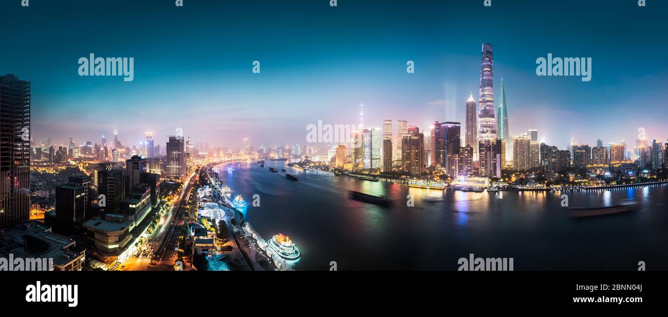 Asie, Chine, Shanghai, Pudong, panorama, coucher de soleil, heure bleue, prise de vue de nuit, rivière Huangpu, Banque D'Images