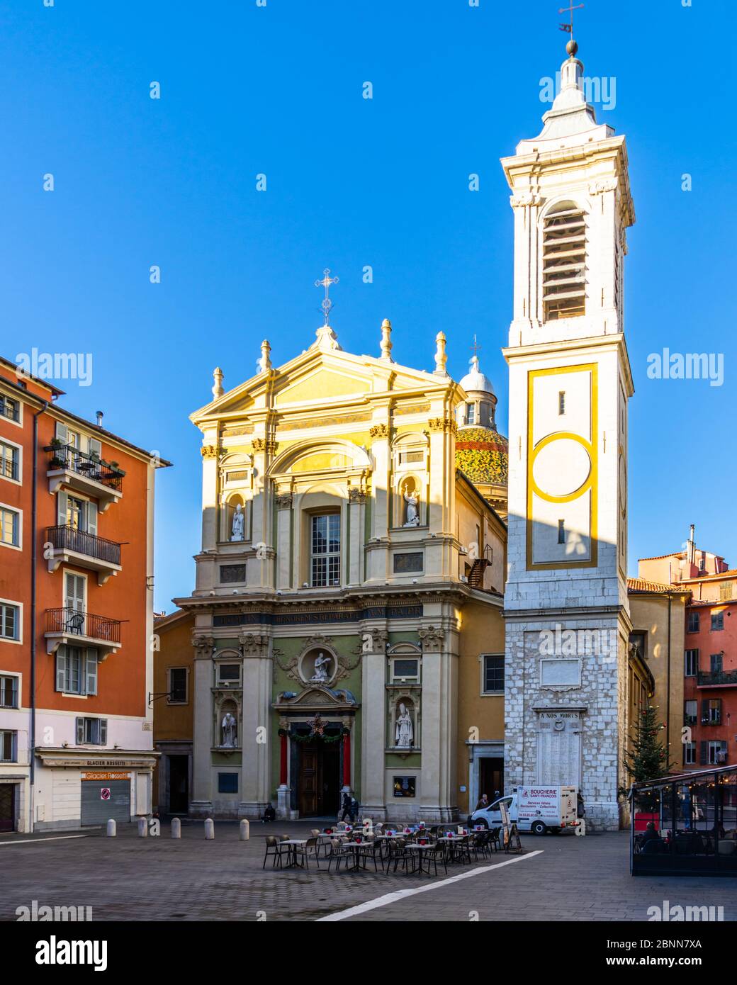 Belle cathédrale (cathédrale Saint Reparata) située dans la vieille ville de Nice. Nice, France, janvier 2020 Banque D'Images