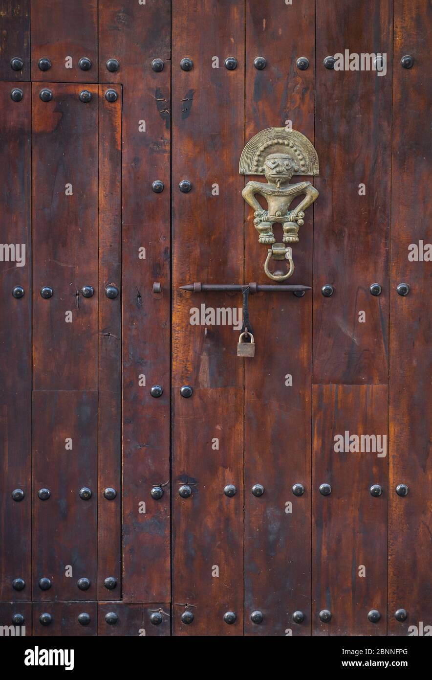 Poignée de porte sur la vieille maison à Cartagena, Bolivar, Colombie Banque D'Images