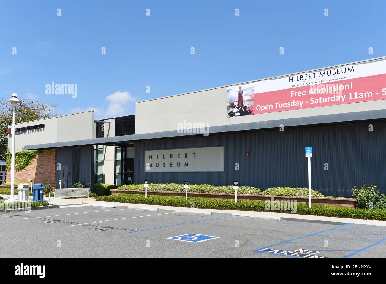ORANGE, CALIFORNIE - 14 MAI 2020 : le musée d'art de Californie de Hilbert, à l'université Chapman, comprend des huiles, des aquarelles et des dessins de lif de tous les jours Banque D'Images