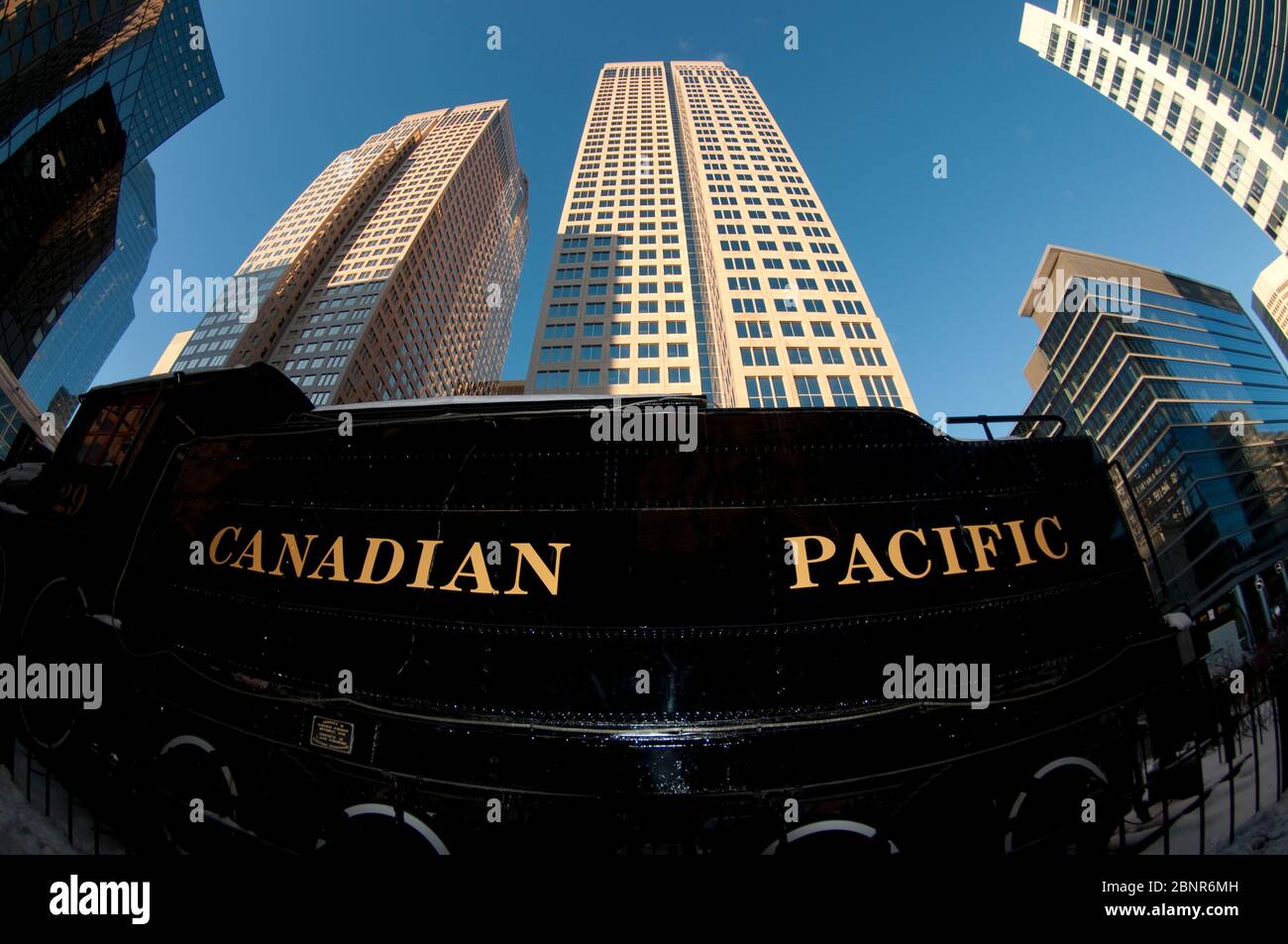 Train à vapeur du canadien Pacifique, bâtiment Banker's Hall, Calgary (Alberta), Canada Banque D'Images