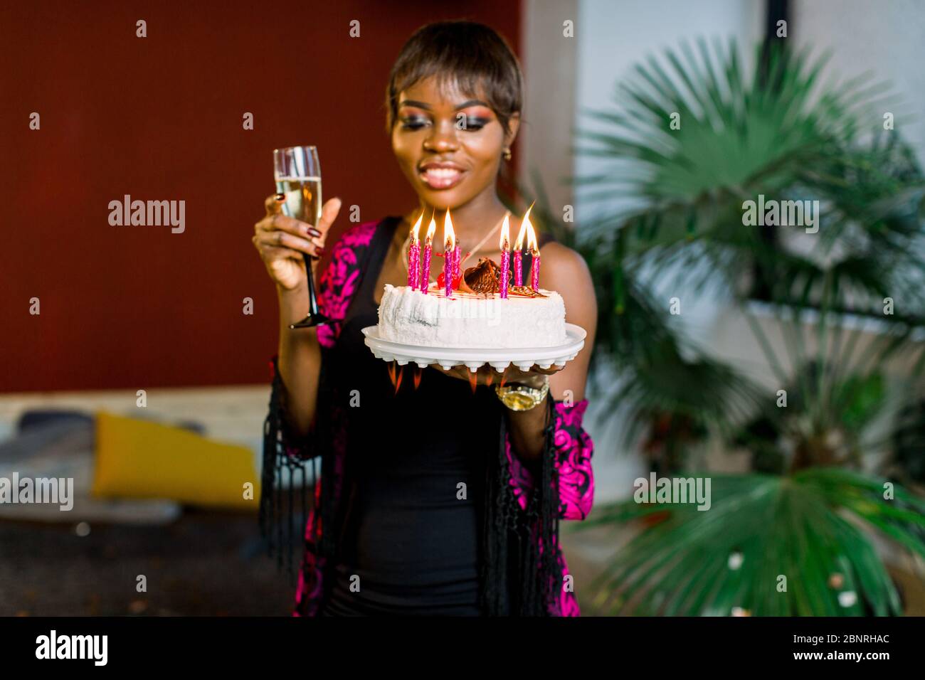Champagne Gateau D Anniversaire Bougies Banque D Image Et Photos Alamy Champagne Gateau D Anniversaire Bougies Banque D Image Et Photos Alamy