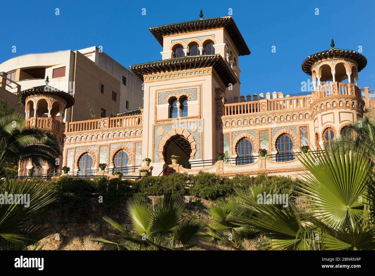 Torremolinos, province de Malaga, Costa del sol, Espagne. Casa de los Navajas. Maison de style néo-Mudejar sur le Bajondillo. Banque D'Images